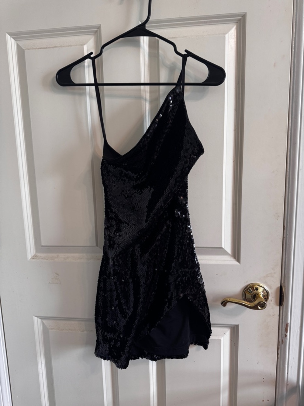 h:ours Black Sequin One-Shoulder Mini Dress